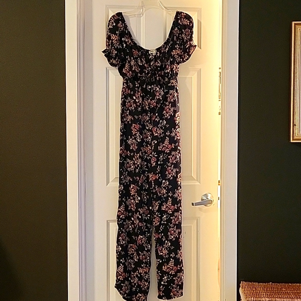 Adorable floral jumper with tie front